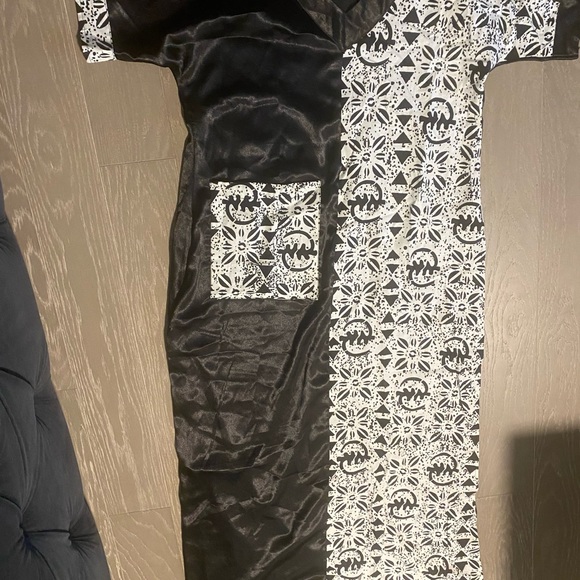 Brand new black and white African print dress perfect for your vacation or event - Picture 6 of 7